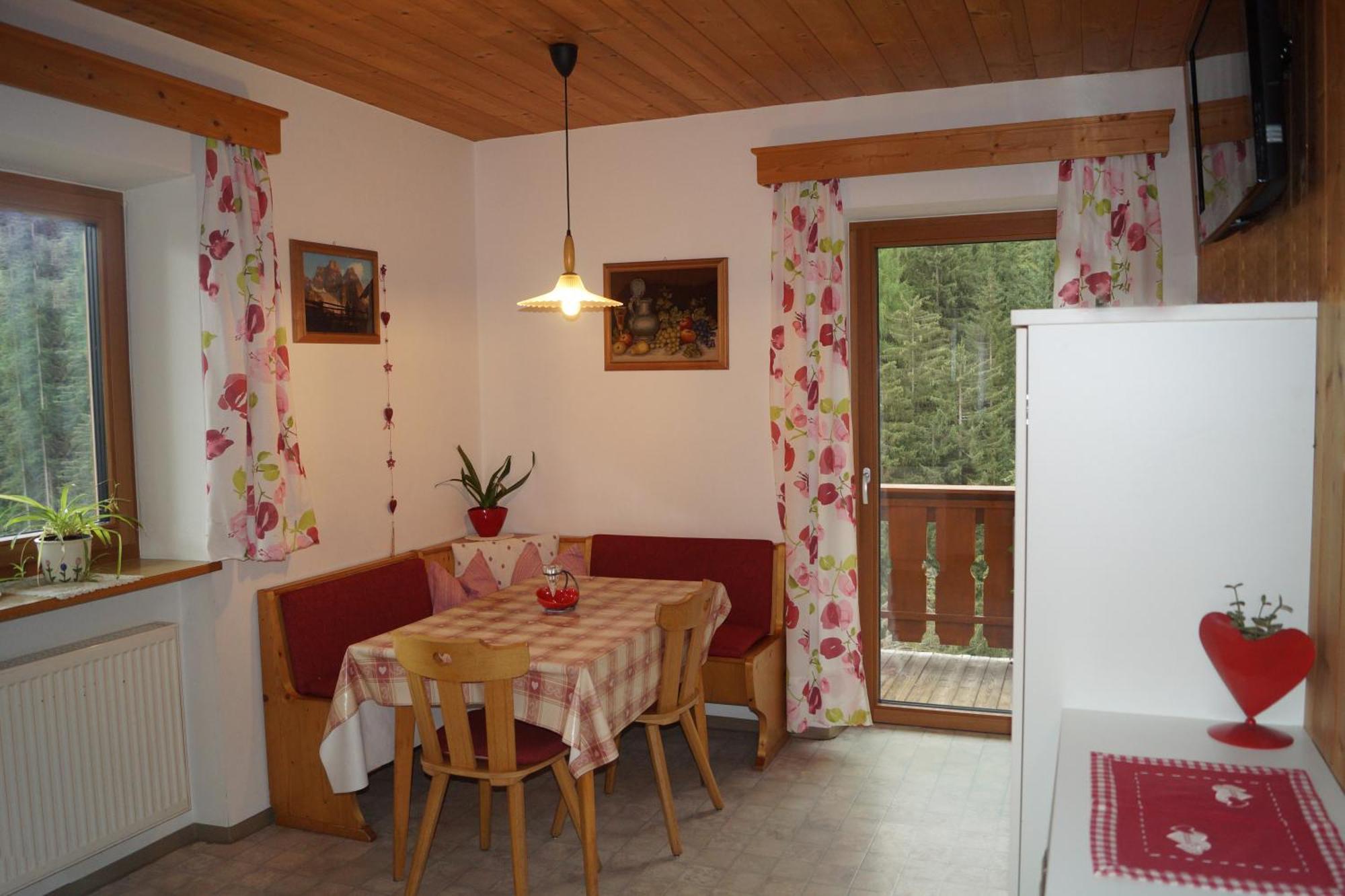 Thalerhof Apartman San Lorenzo di Sebato Kültér fotó