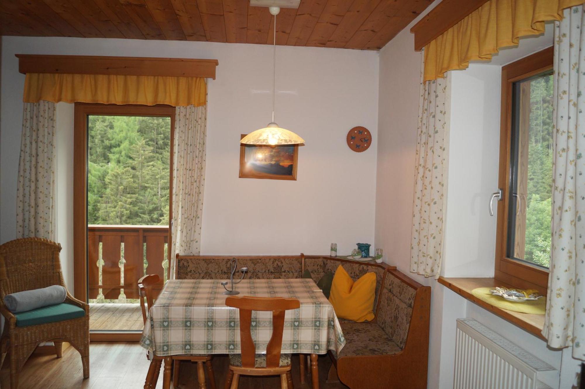 Thalerhof Apartman San Lorenzo di Sebato Kültér fotó