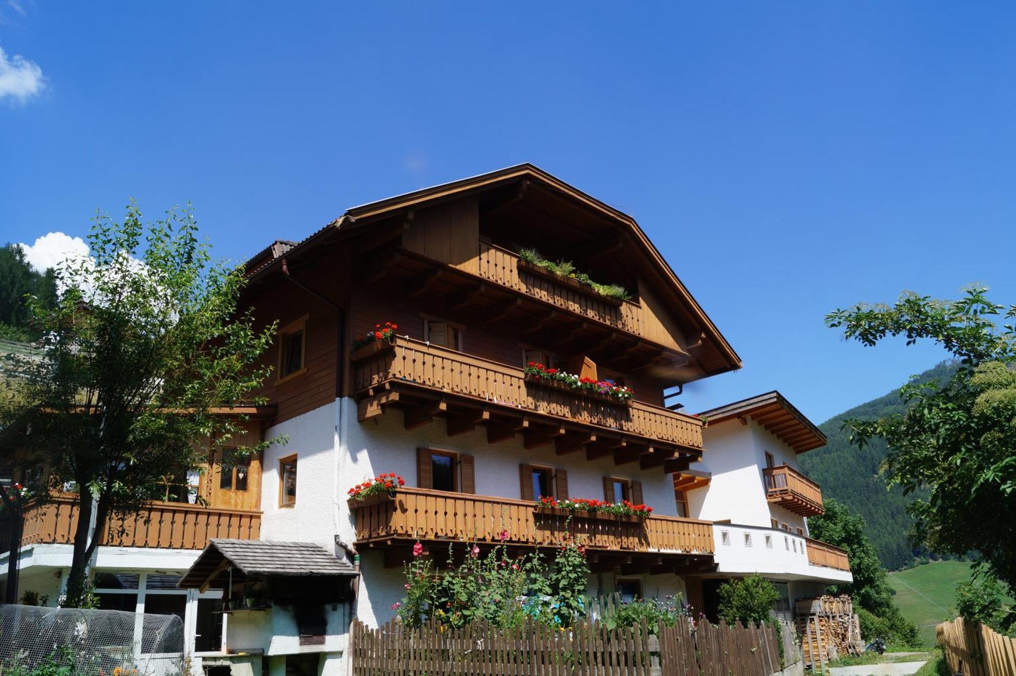 Thalerhof Apartman San Lorenzo di Sebato Kültér fotó